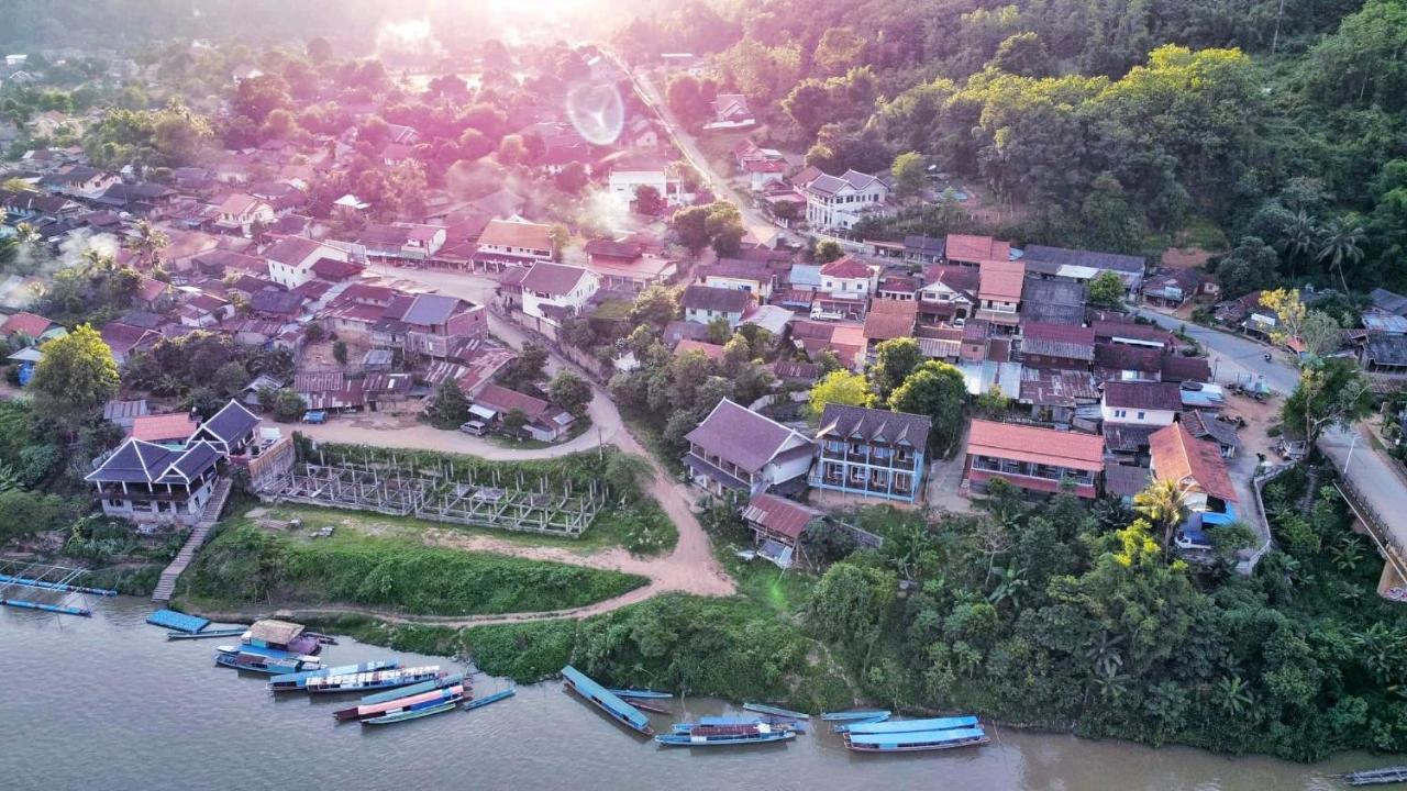 Arthith Guesthouse Nong Khiaw Exterior photo