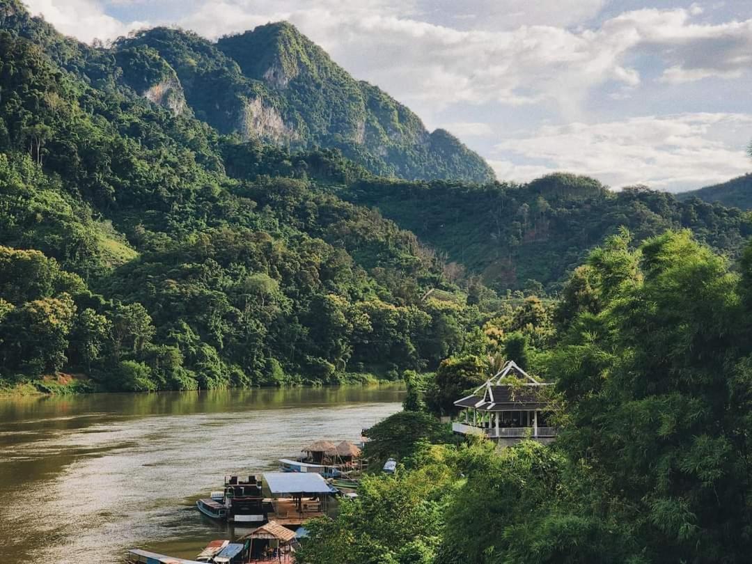 Arthith Guesthouse Nong Khiaw Exterior photo