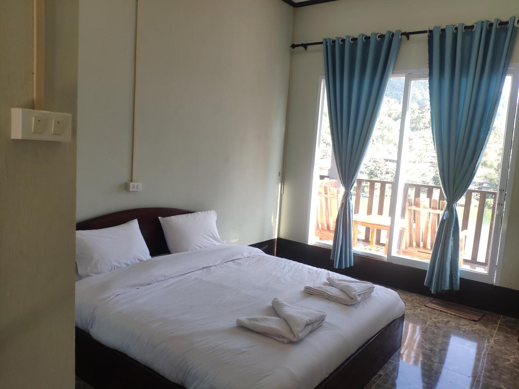 Arthith Guesthouse Nong Khiaw Room photo