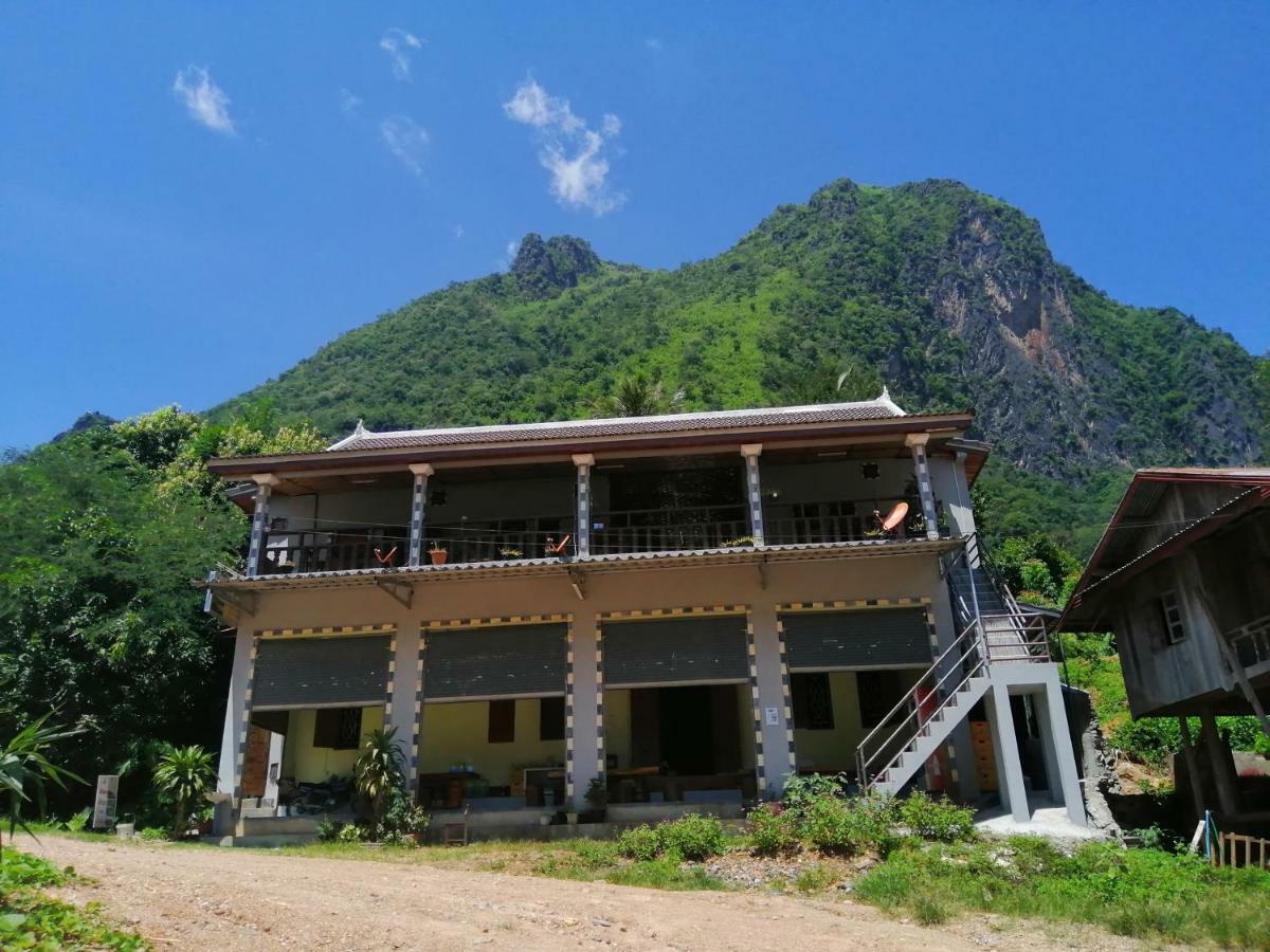 Arthith Guesthouse Nong Khiaw Exterior photo